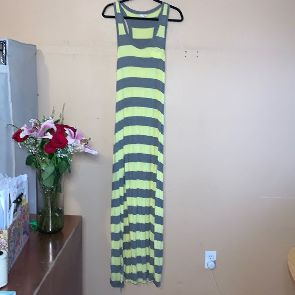 NWOT G by Guess Troy Maxi Dress Yellow & Grey Striped Summer Chic Style Large